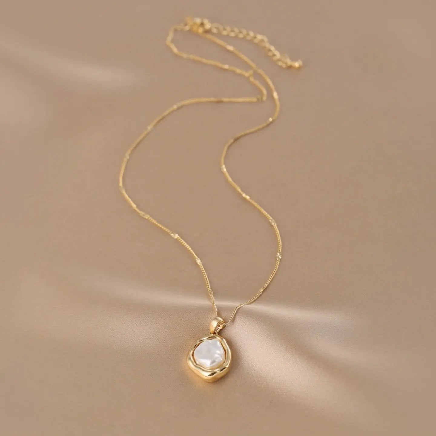 Irregular Pearl Pendant Necklace for Women | Alloy Chain