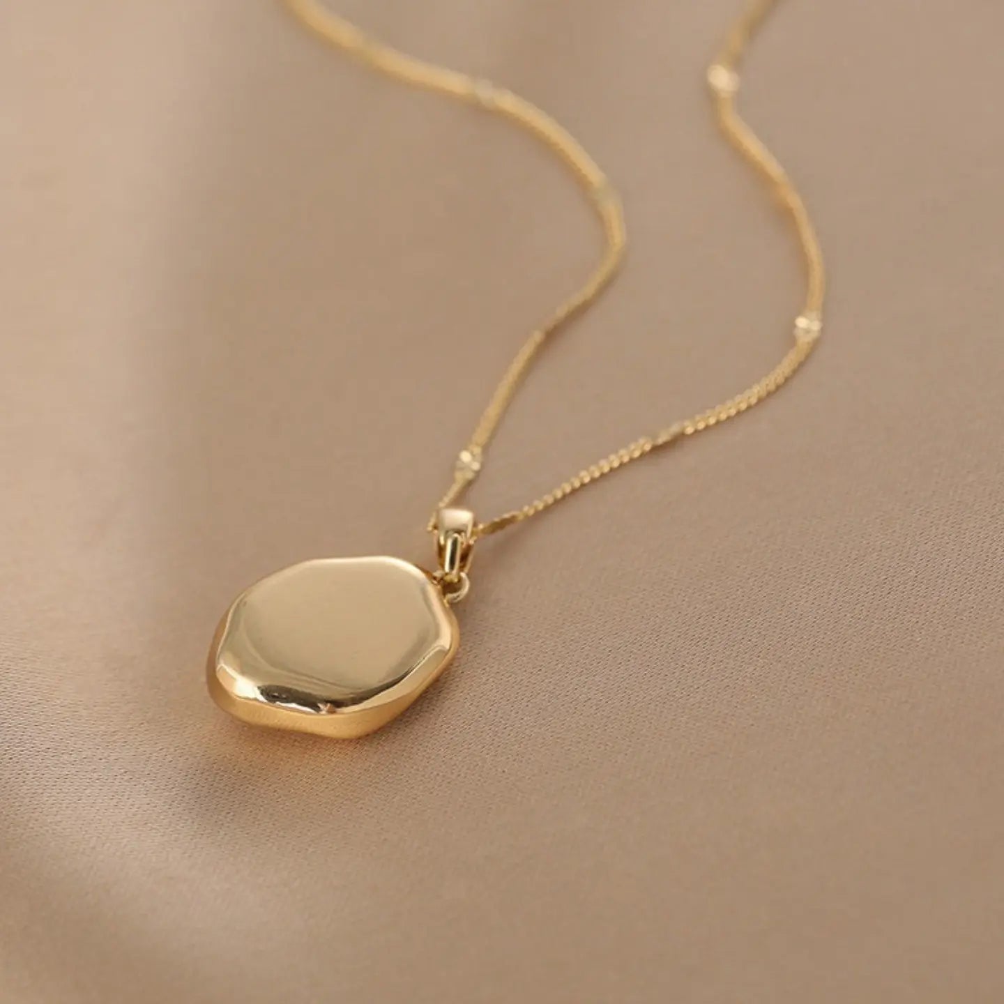 Irregular Pearl Pendant Necklace for Women | Alloy Chain