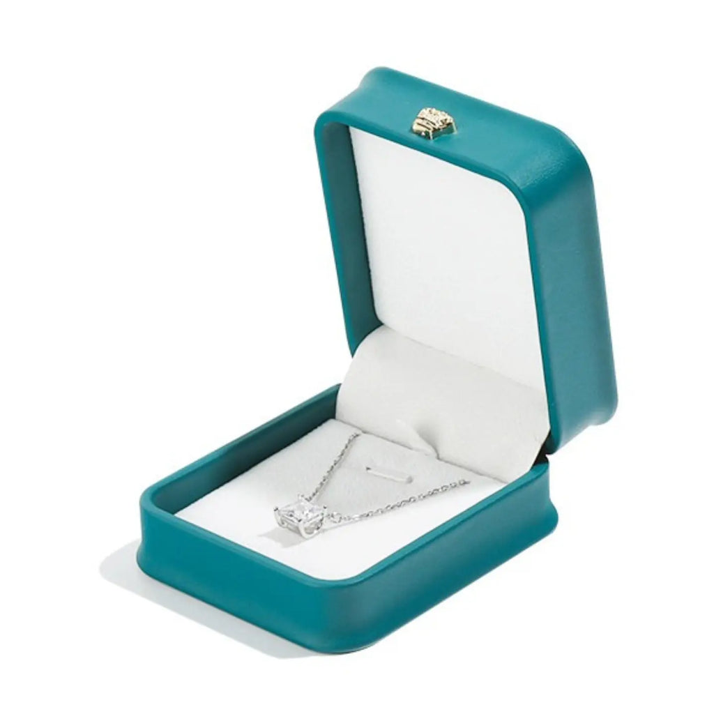 Schmuckschatulle Pfauengrün | Geschenkbox aus PU-Leder mit Kronenverschluss — 6 Größen