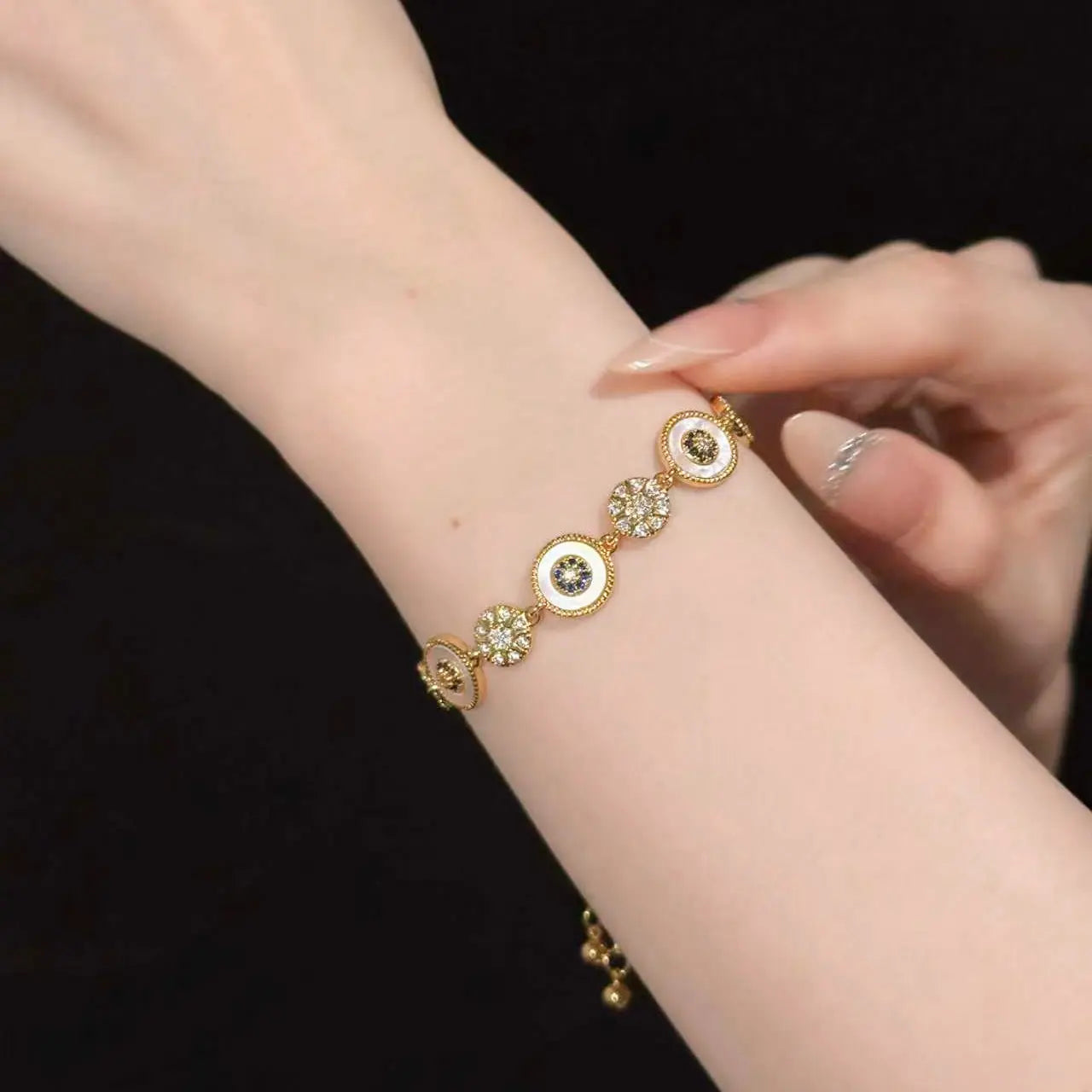 Shell & Zirconia Flower Bracelet | 14K Gold Plated Copper Enamel Chain