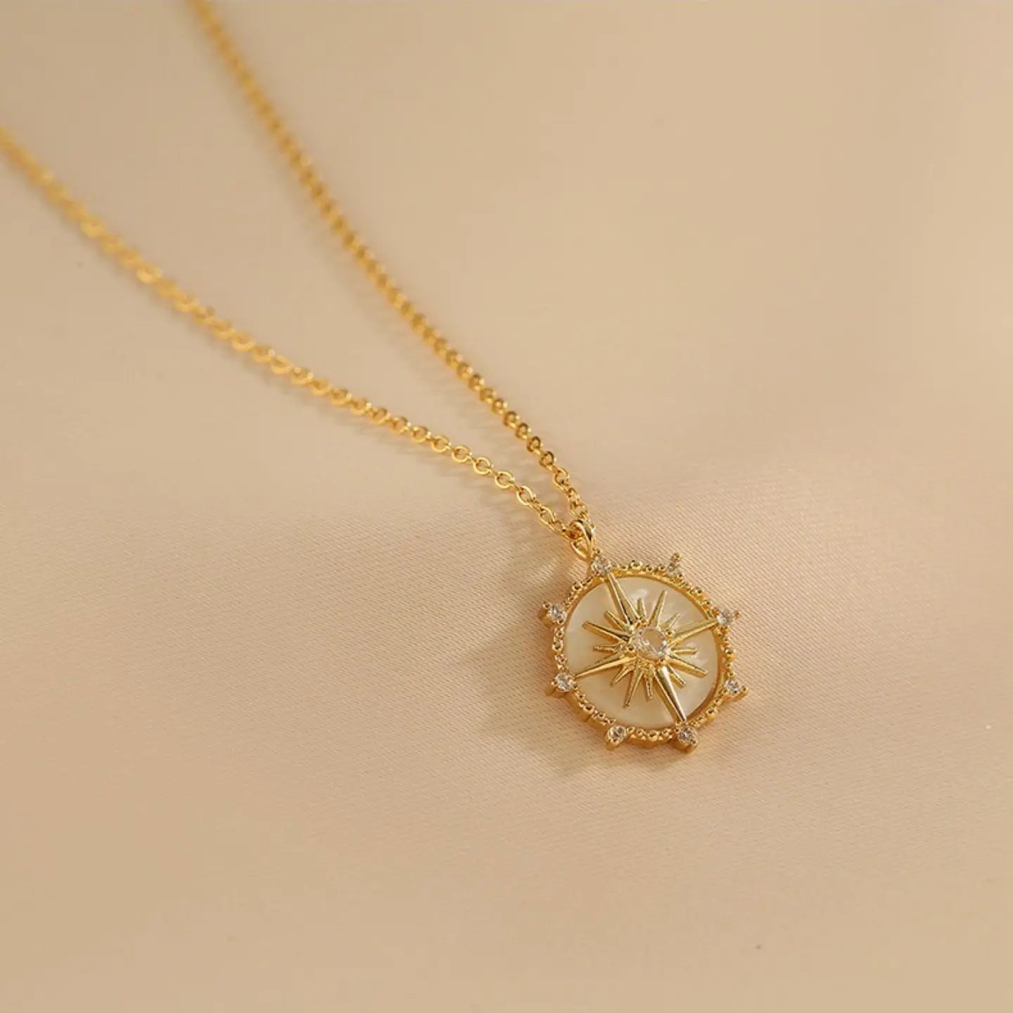 Shell & Alloy Necklace for Women | Delicate Everyday Jewelry