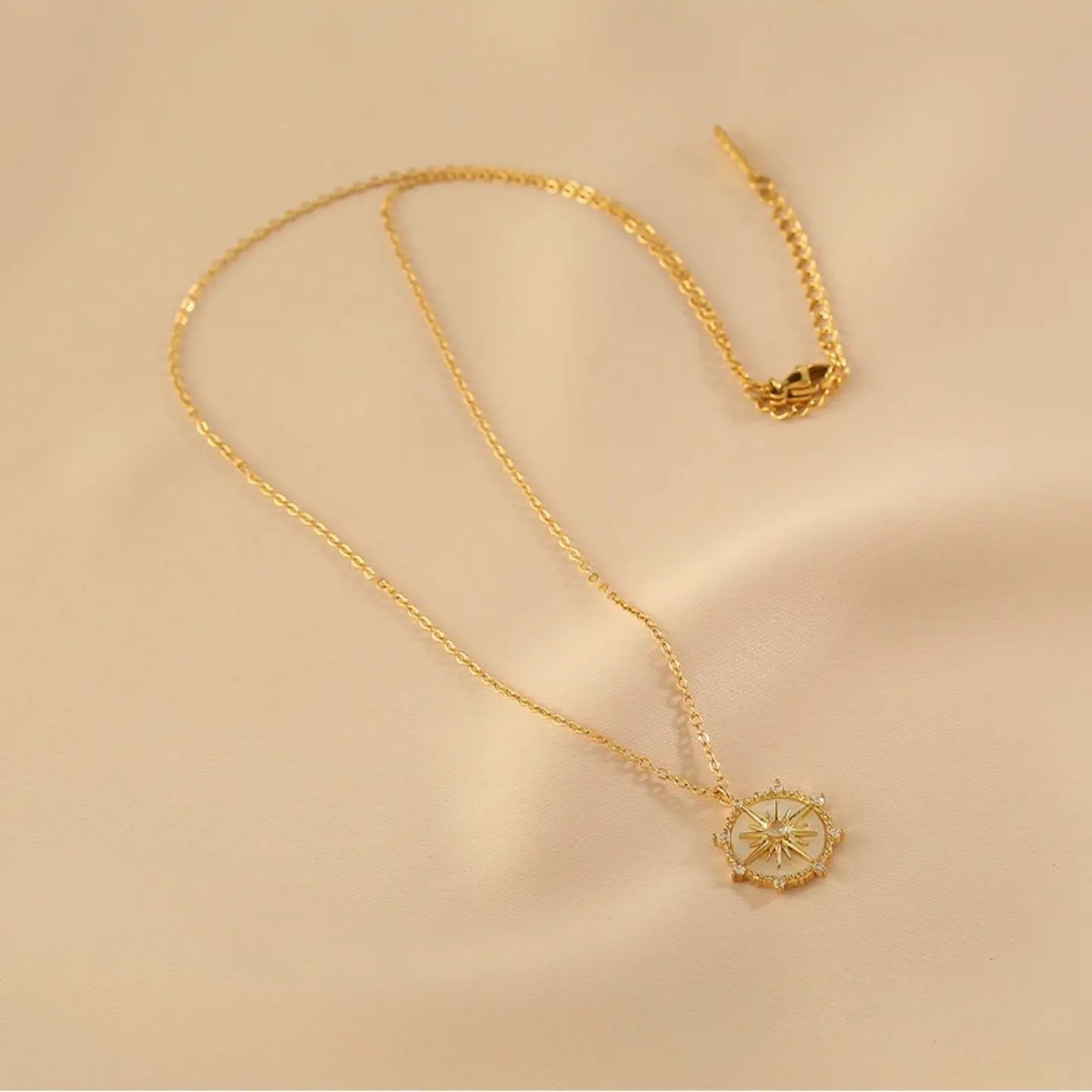Shell & Alloy Necklace for Women | Delicate Everyday Jewelry