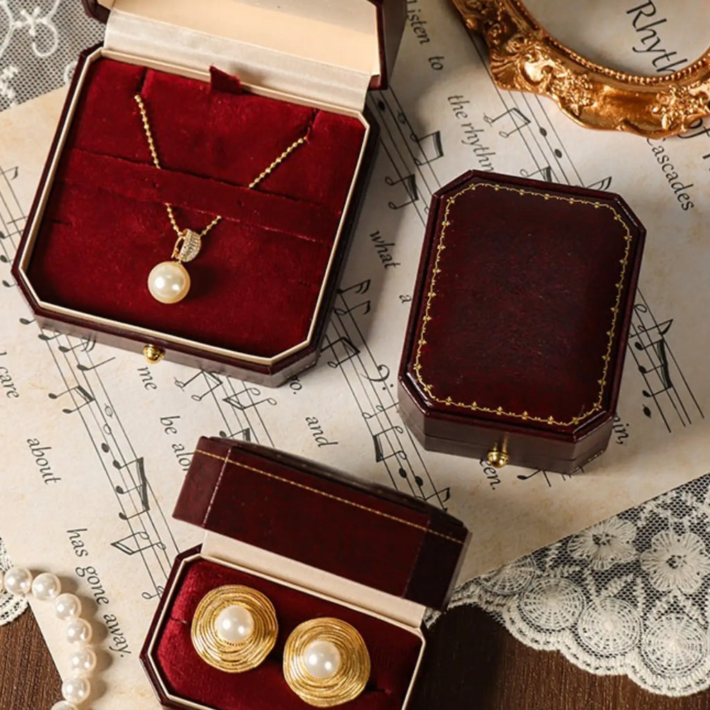 Boîte à bijoux rouge vintage | Boîte cadeau octogonale en velours — 5 Tailles
